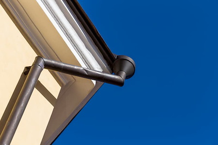 Gutter cleaning in connecticut how often should homeowners schedule it